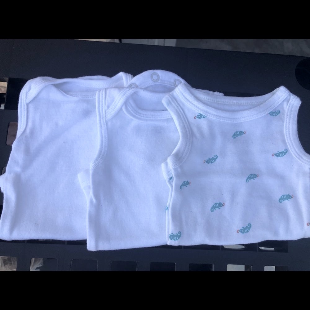 New Carters 3 Onsies set